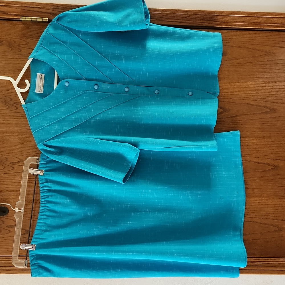 Misses Vintage Jacket and skirt; Size 16; Bust 44"; Stretchy elastic 33" waist;